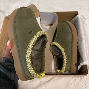 Ugg Tazz Platform size US 6 - UK 38